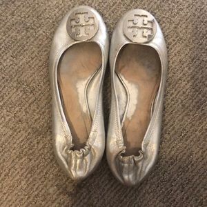 Silver size 10 Tory Burch Minnie flats